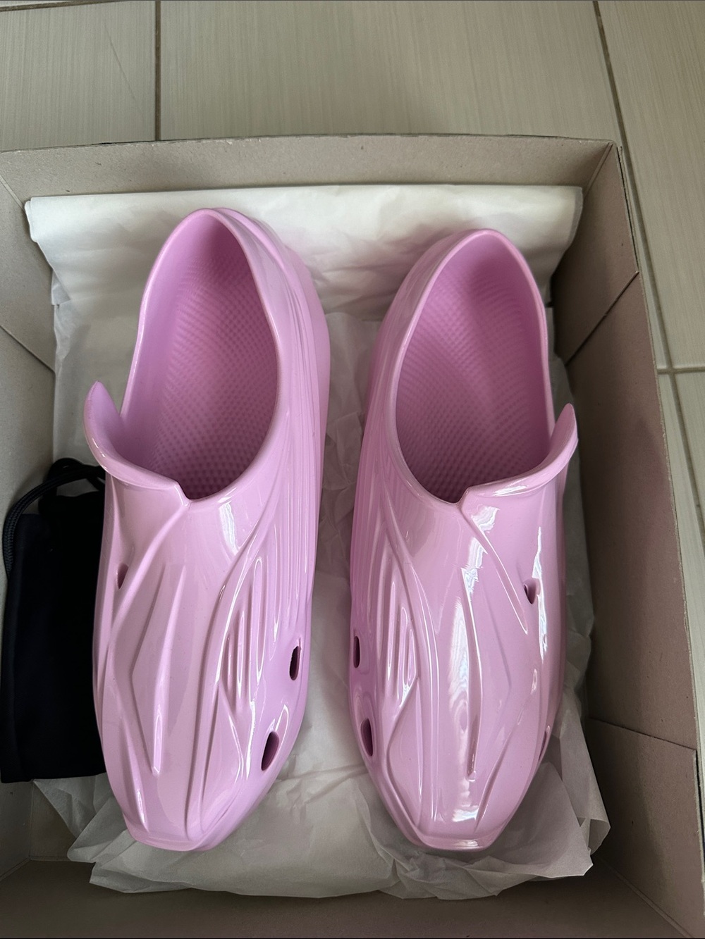 1017 ALYX 9SM Glossy Light Pink Slip-On Foam Clogs